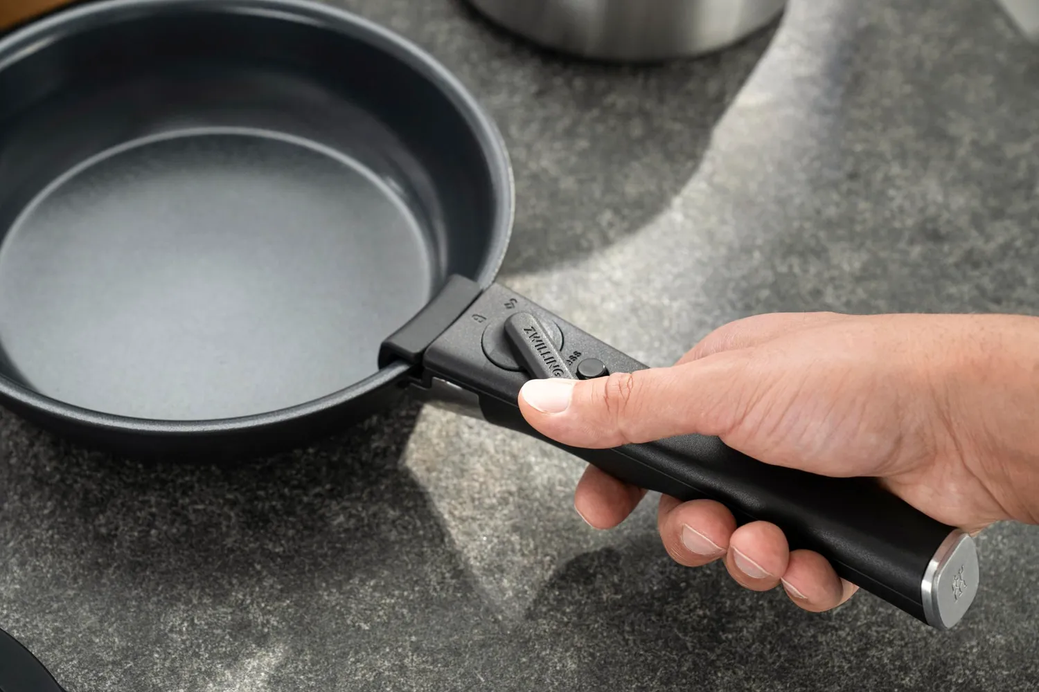 Zwilling Unlock set 4 padelle ceramica 20 24 28 cm + manico