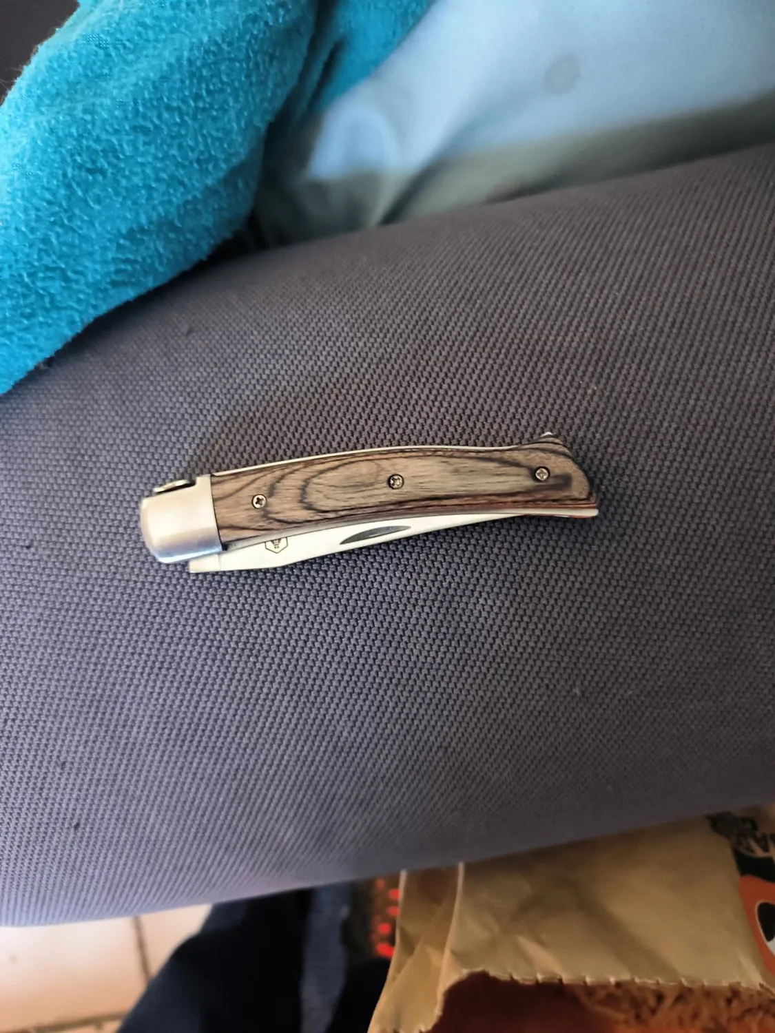 Laguiole en Aubrac coltello pieghevole rustico inox marrone