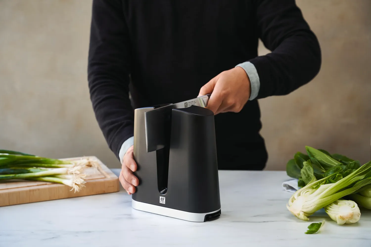 Zwilling V-Edge affilacoltelli ceramica nero lame europee