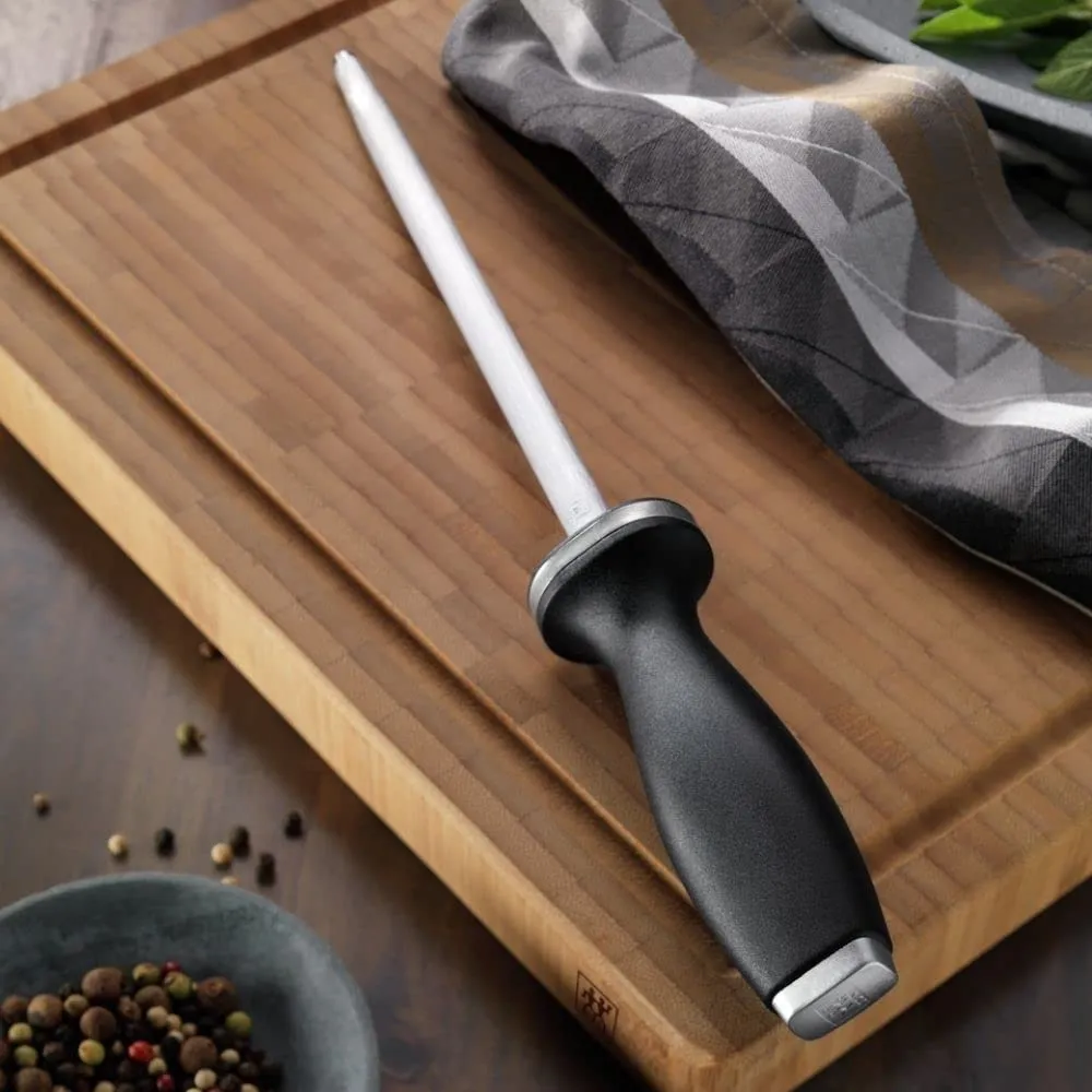 Zwilling 32567-231-0 acciaino 23 cm manico sintetico nero