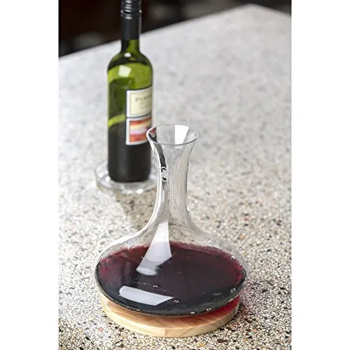 Laguiole en Aubrac caraffa vino vetro decantazione