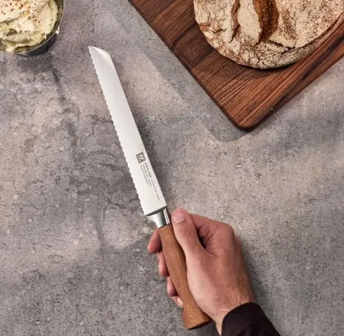 Zwilling Four Stars coltello pane 20 cm legno Kotibe seghettato