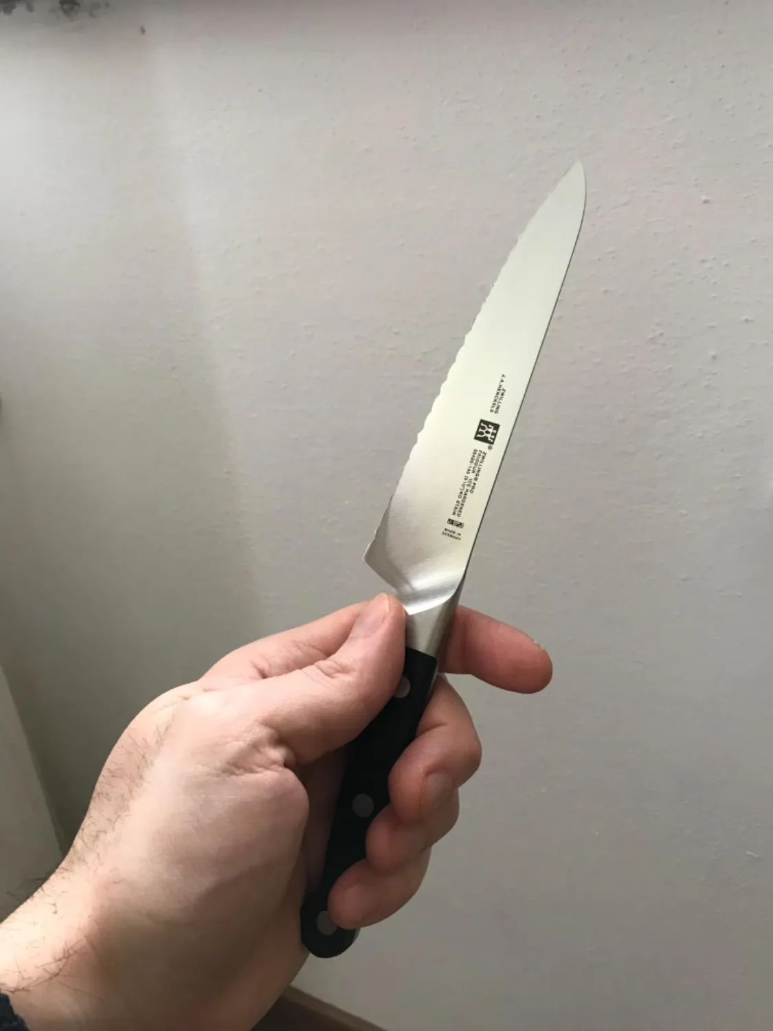 Zwilling Pro Compact coltello cuoco seghettato 14 cm
