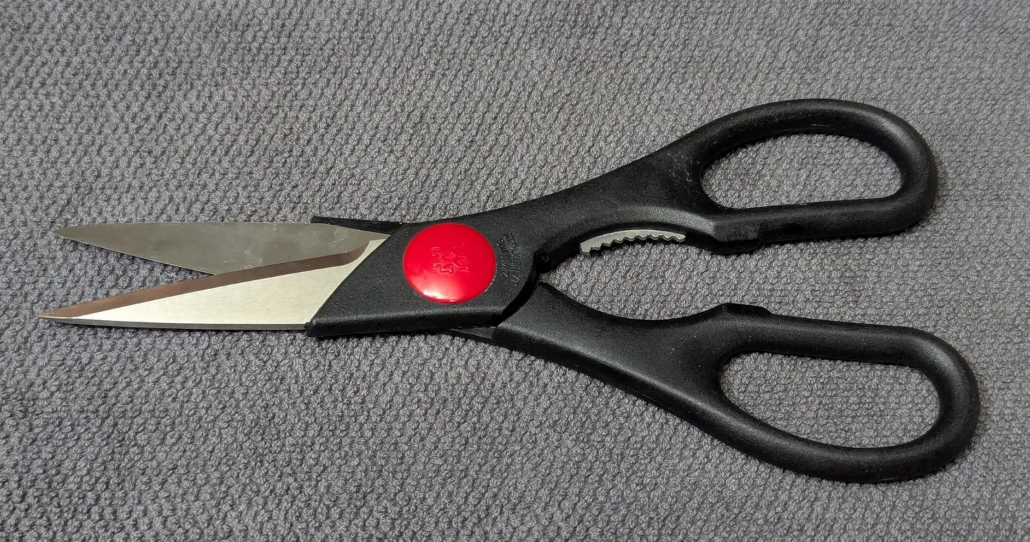 Zwilling forbici cucina inox nere microdentate apribottiglie