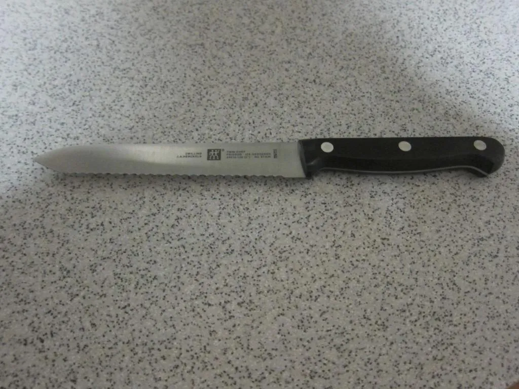 Zwilling Professional S 31025 coltello universale 5 cm seghettato