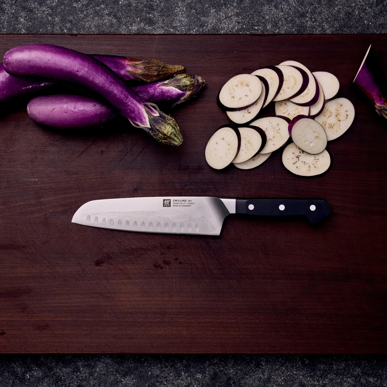 Zwilling Pro coltello santoku 18 cm alveolato inox