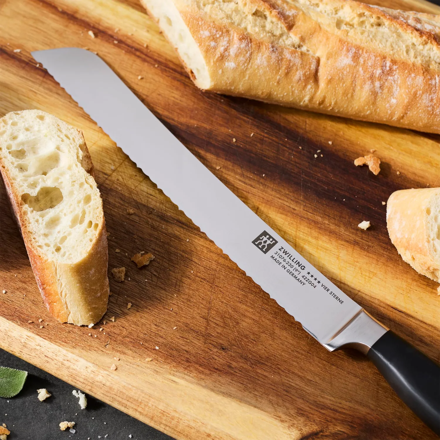 Zwilling Four Star coltello pane 22,9 cm dentato