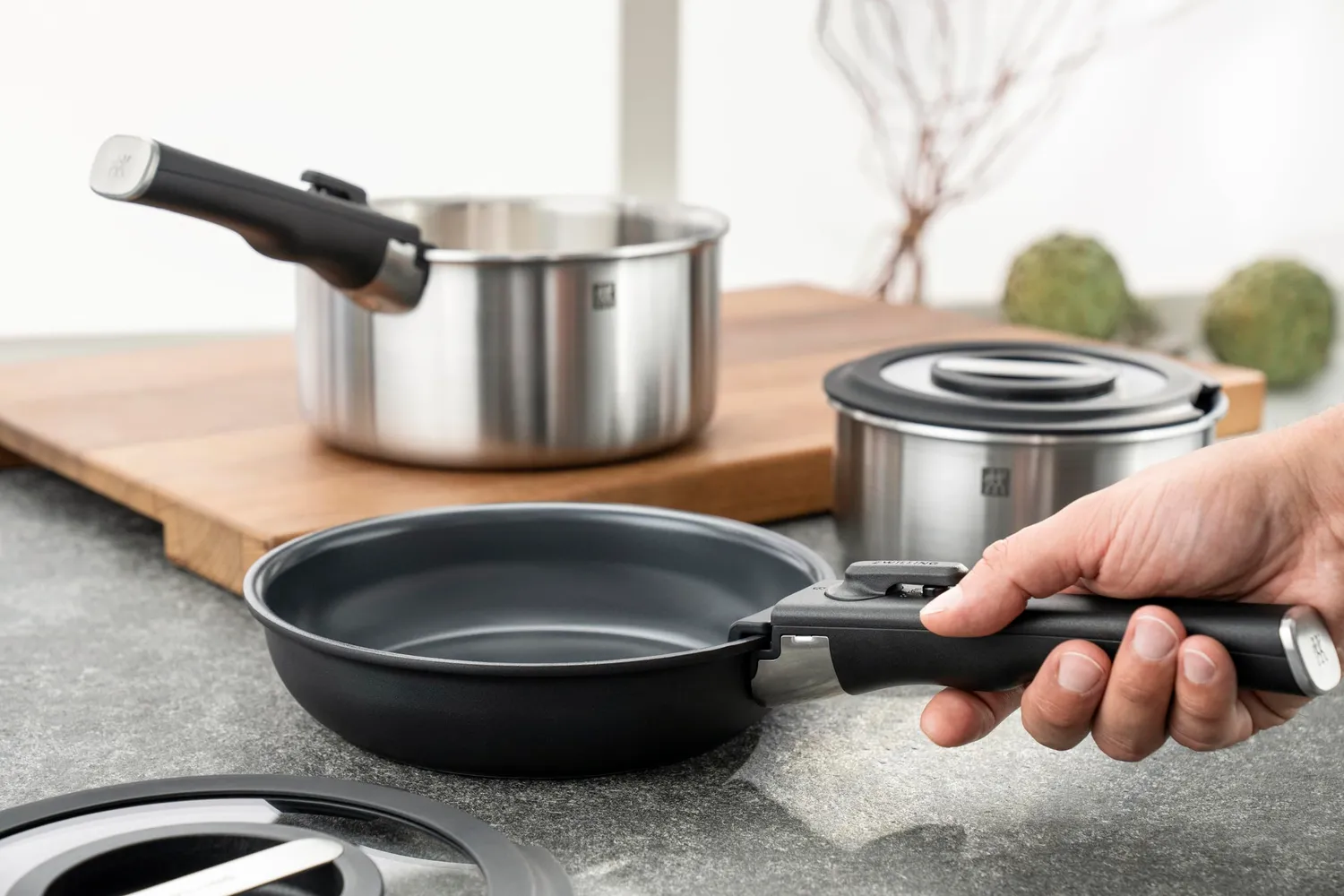 Zwilling Unlock set 4 padelle ceramica 20 24 28 cm + manico