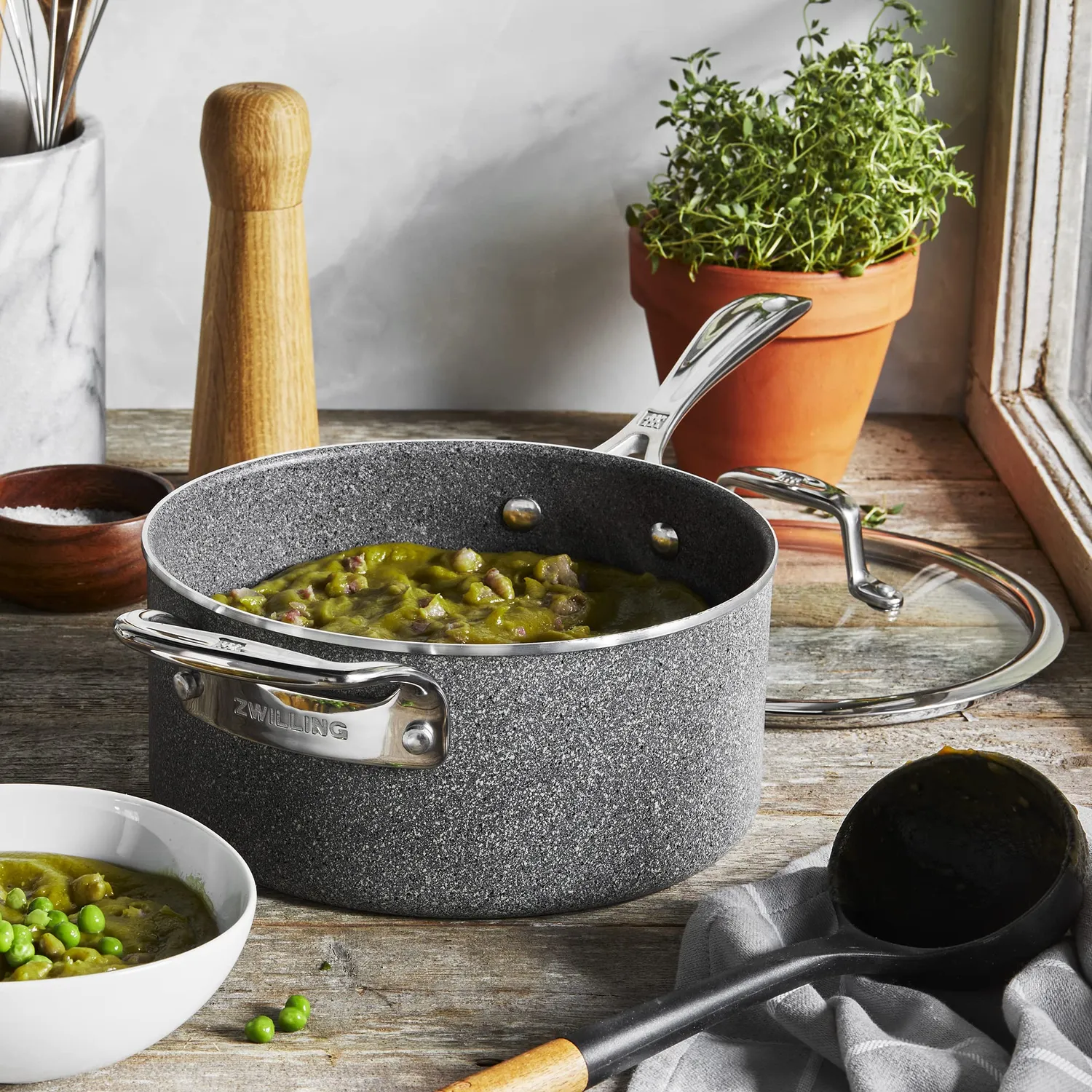 Zwilling Vitale casseruola antiaderente con coperchio grigio