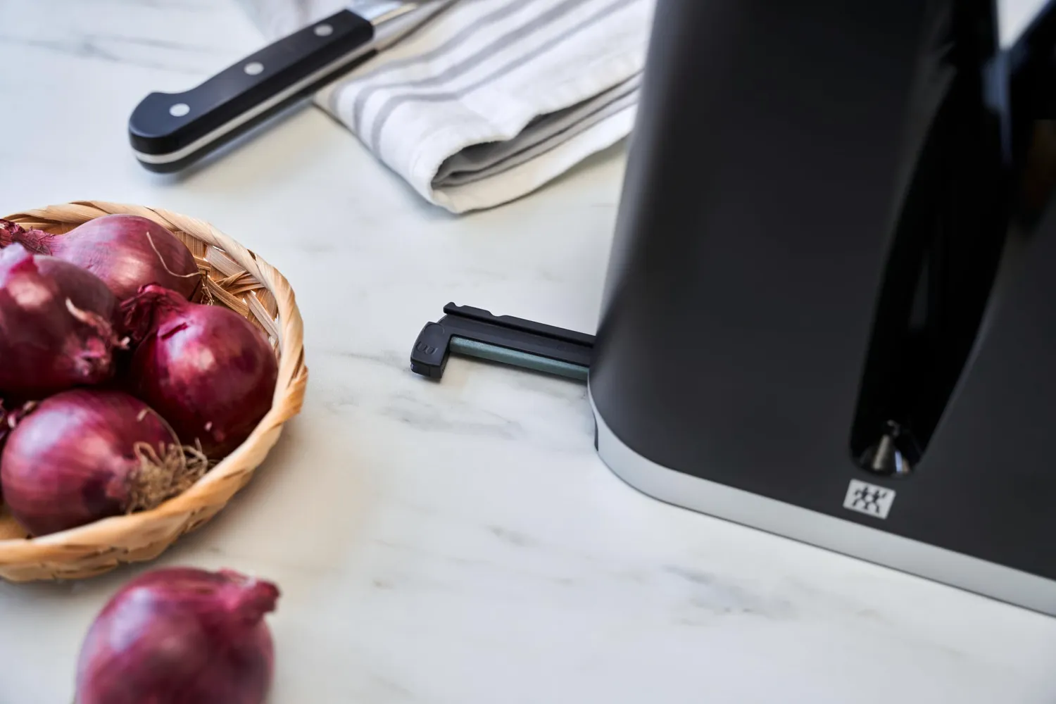 Zwilling V-Edge affilacoltelli ceramica nero lame europee