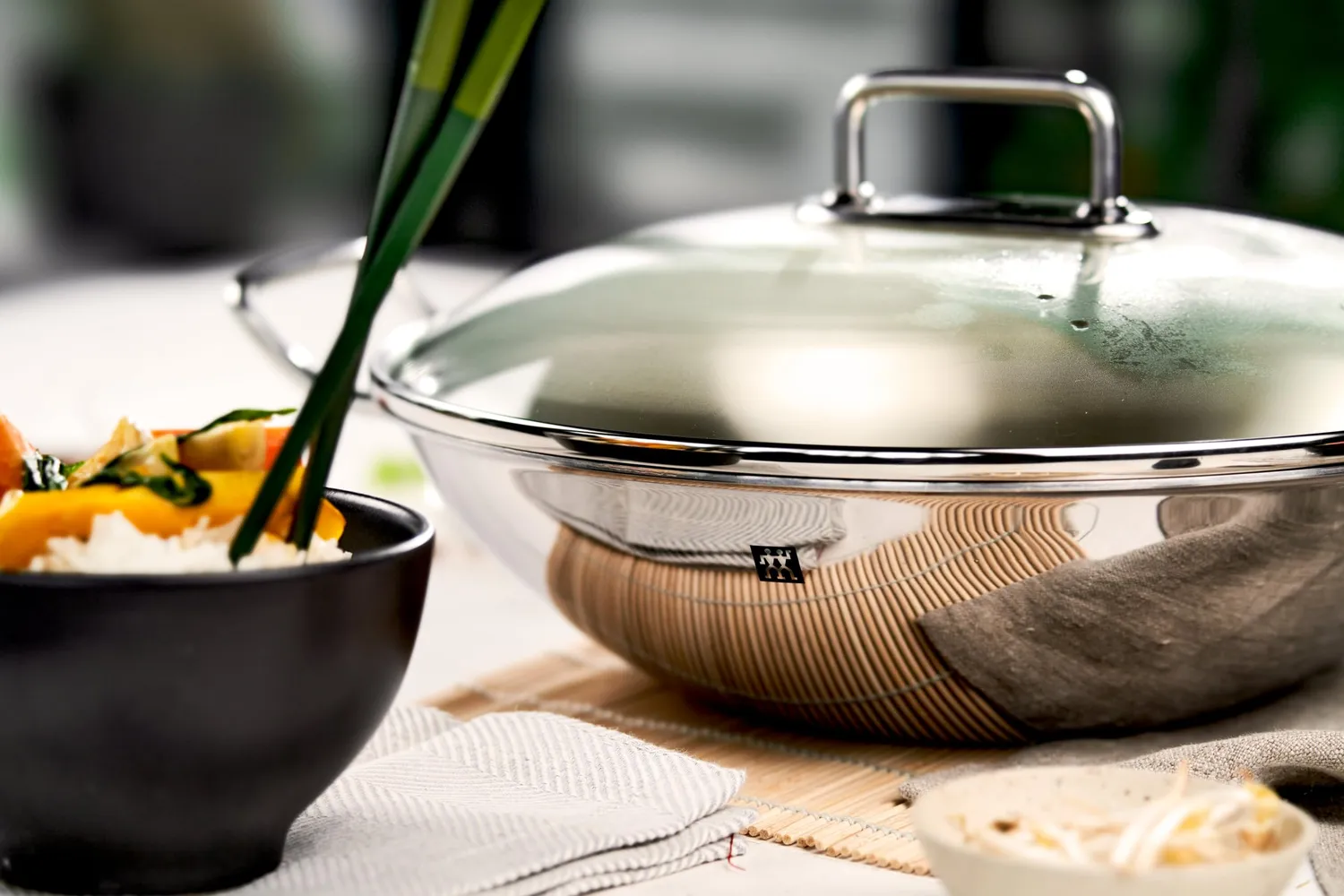 Zwilling Plus Wok Acciaio 32 cm con Coperchio e Griglia Induzione