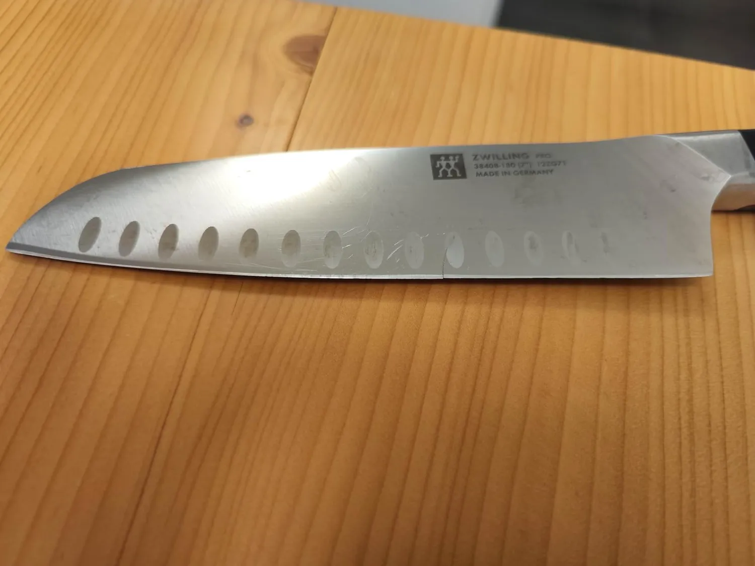 Zwilling Pro Santoku 38408-181-0 Coltello 18 cm Nero