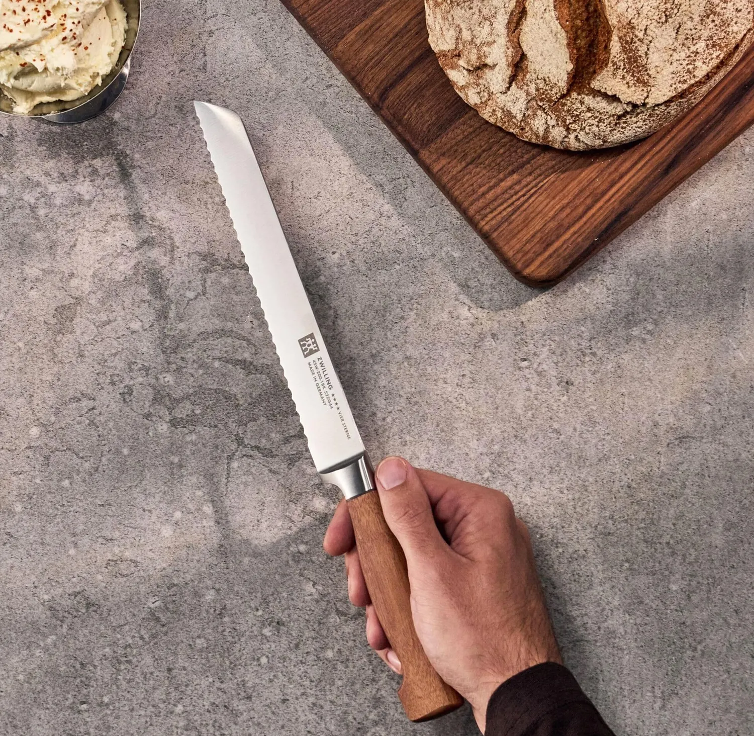 Zwilling Four Stars coltello pane 20 cm legno Kotibe seghettato